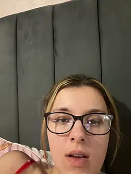 Livpetitex - Help a girl out xxxxx