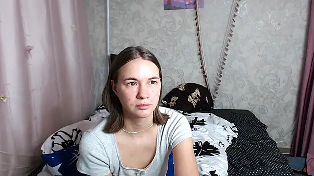 Leila_bambi_ - put on stockings