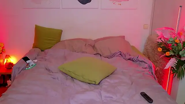 Ariana_Petite - HOT french kiss🔥