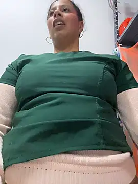 Chloefixxx - trying to bite my nipples