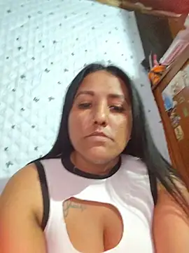 Emma_47 - Rub my clit