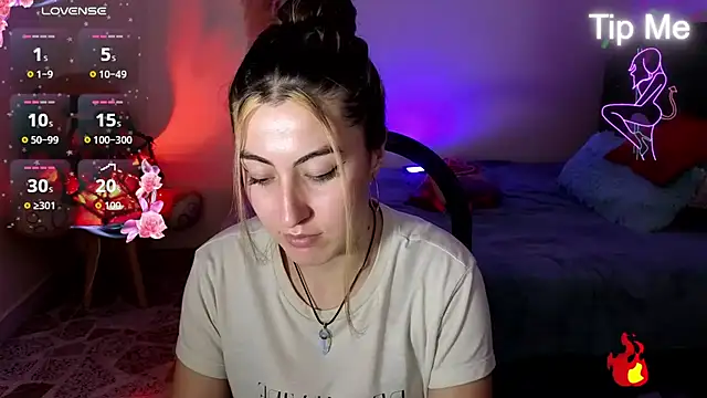 JuliethVibe - look at my nice ass