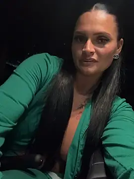 Destinylovex - Tits out and stand outside