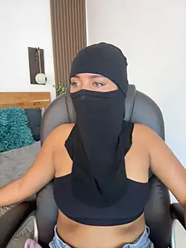 Mia_roose_02