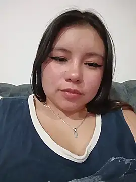 Lucy_blush - Flash tits