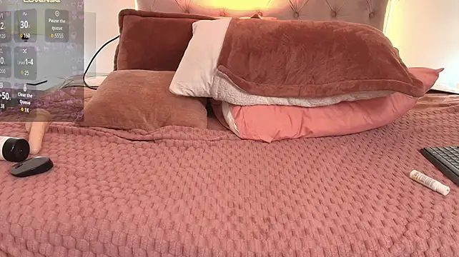 Samantha_spike2 - show my ass + zoom + oil