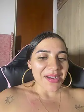 Estrella22 - CHUPARME LAS TETAS