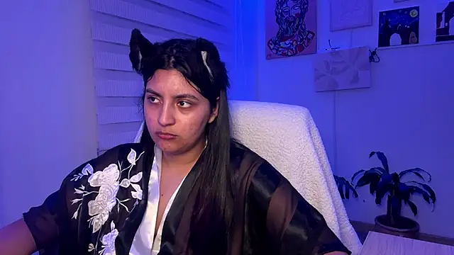 Cloe_small - show naked +dance