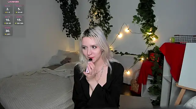 White__SunnyLove - use cream on my boobs