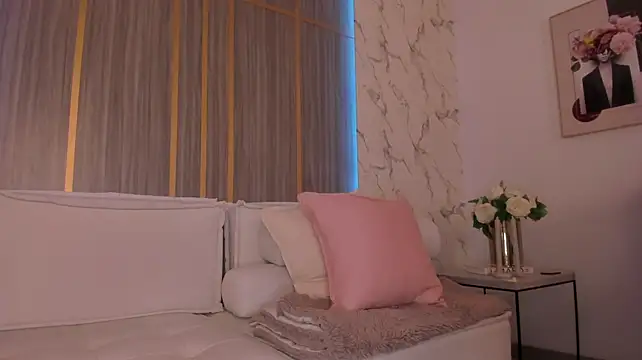 IsabellaAllen - Oil boobs + spit ⭐