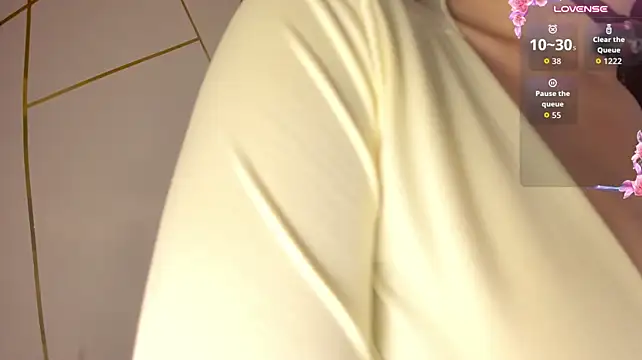 Holly_L1 - licking your nipples