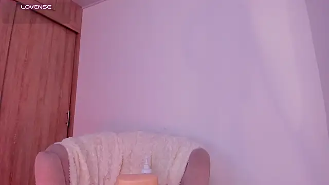 Caroliinna_ - Spanks Ass Till Red