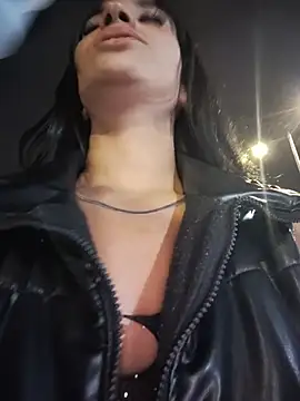 Karolyne_babee - Show squirt in public