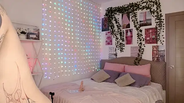 Lily_Flores - TWERK + SPANKS