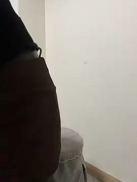 YaoYao8888 - 脱掉内裤直播3分钟