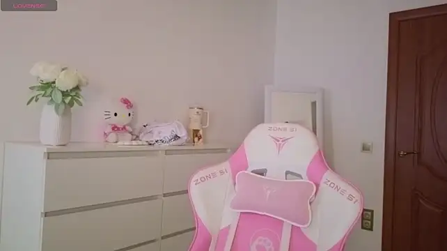 OopsieKelly - labia tease