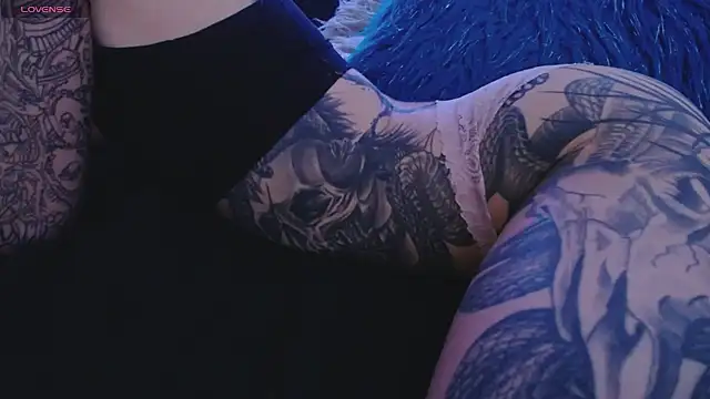 Emma_Foxi - show ass
