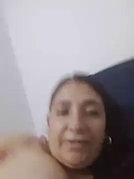 Cachonda69- - Flash titis 🫢 con aceite 😈👙