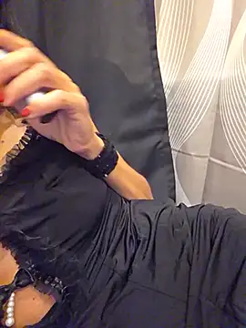 EmySkinny85 - RED PERIOD...GRAVITY ASS E ORGASMO💦💥