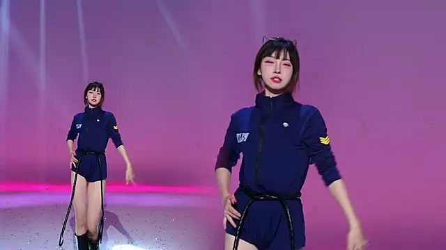 CHILI-99 - 开启户外挑战，在路人嬢醸面前做俯卧撑+跳舞+奖励奶茶一杯