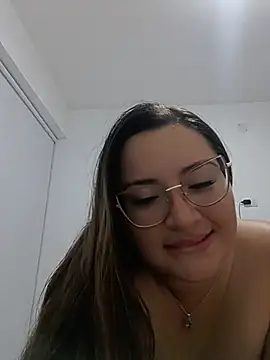 LunaDiaz999 - Explicit show in the bathroom