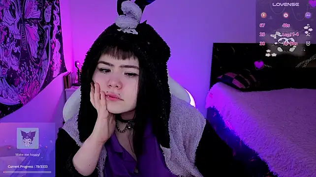 Claire_faers - squeeze boobs close to cam