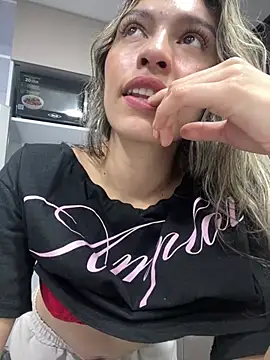 KittySweet___ - Naked in the kitchen