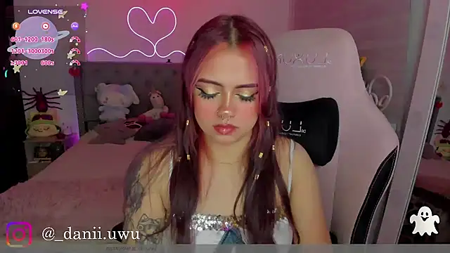 CuteDani_ - 🌸 Oil in my body naked uwu