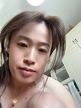 Saozi666 - 完成可选：挤奶水，口交黑鸡吧，黑鸡吧蹭逼，小粉插入M腿，小狗趴、双插票、口叼内裤