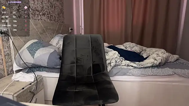 Emily_is_here_ - Bounce titties
