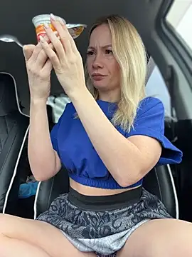 LavenderHot - show ass