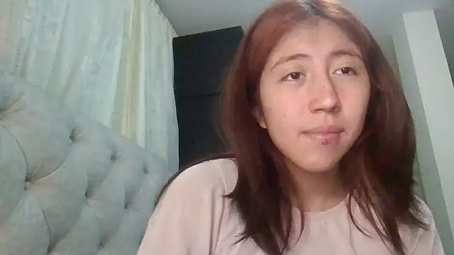 Sarah12333 - Meter mano en la pussy