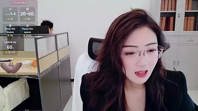 Yangyang-777 - 🎀上帝视角超级M腿无内内版大厅演出五分钟！