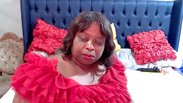 ROSESNICKER00 - rubbing pussy