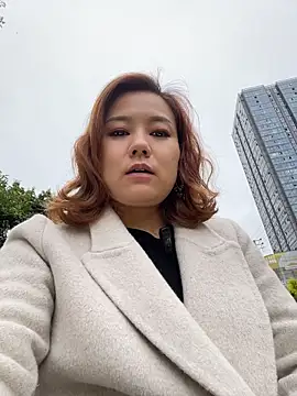Elowen-520 - 马路边特写小穴3分钟
