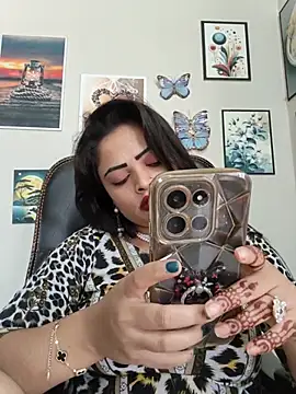 Pinky-2 - Oiling My Sexy Pussy Hole