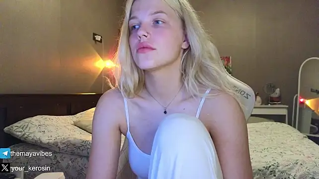Maya_NextDoor - PUSSY PLAY