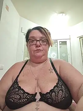 Diosacurvy1984 - Desnudame