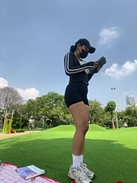 HoneyNana2000 - Let play and squirt public in the park💦