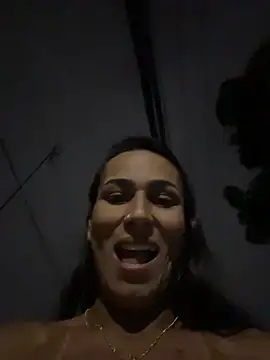 Girl_docinho - SIRIRICA no QUINTAL, VIZINHO olhando?👿