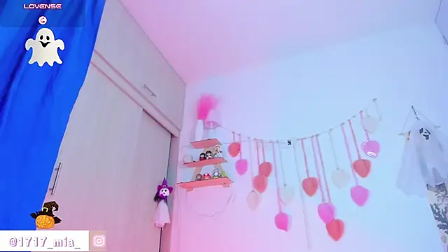 Mia__uwu - Fuck dildo + 5 min control domi ;)
