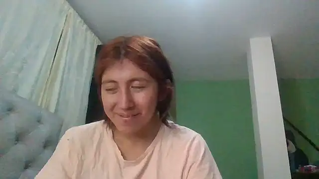 Sarah12333 - Meter mano en la pussy