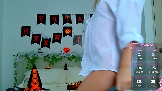 MilaReef - Pull your panties aside and pussy play