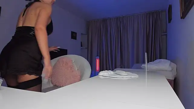 Xqueenyasmine - How well can you pamper your Goddess ?