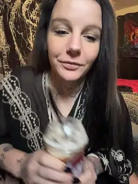 Royal9123 - Need new Nails guys.. Make me squirt
