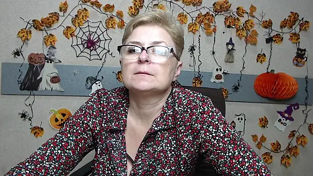 EmiliaGree - bring out my naughty side