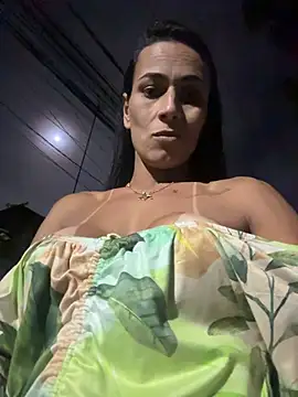 Girl_docinho - SIRIRICA no QUINTAL, VIZINHO olhando?👿