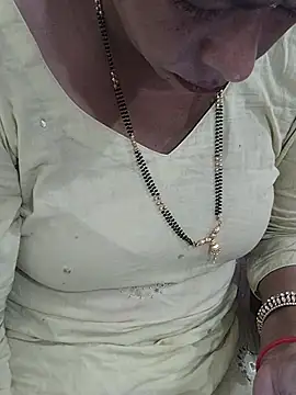 Cutee_bhabhi - Two finger in pussy