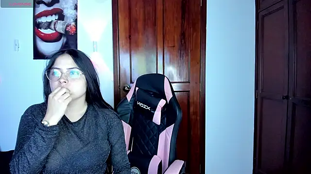 Onix_Cream - open ass