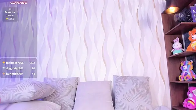 NiiaMoore - ride dildo